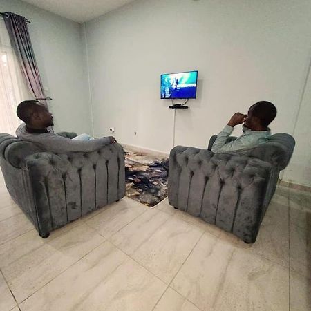 Vapour Lounge Aparthotel Lusaka Buitenkant foto